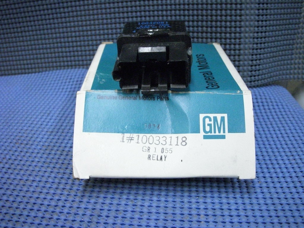 1982 - 1991 GM Radiator Cooling Fan Relay NOS # 10033118