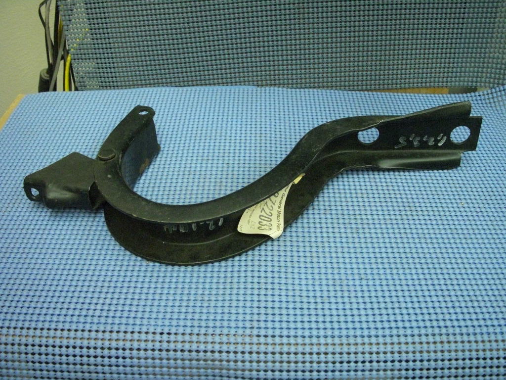 1968 - 1972 GM Left or Right Hand Truck Lid Hinge Strap And Link NOS # 9722033