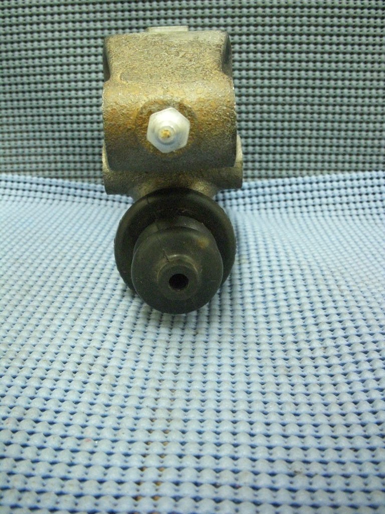 1951 - 1955 Kaiser Brake Master Cylinder NORS # S6711