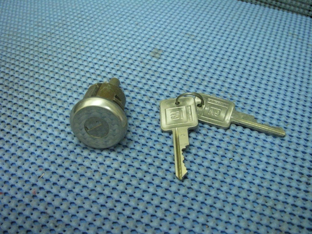 1970 - 1973 GM Tail Gate Lock with Keys NOS # 6272120