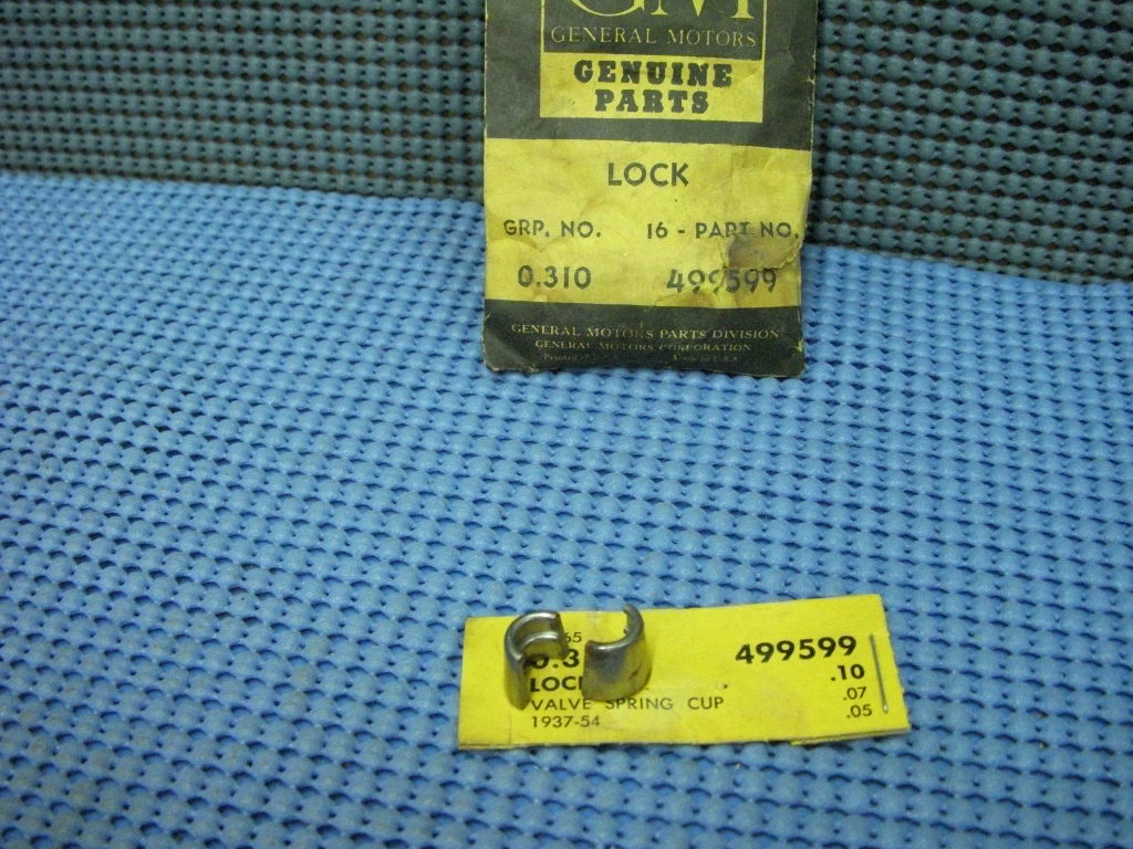 1937 - 1954 Pontiac Engine Valve Lock NOS # 499599