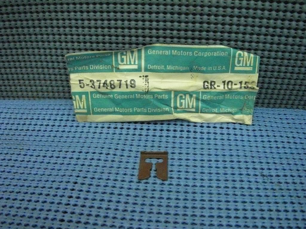 1958 - 1969 Chevrolet Windshield Wiper Operating Link Clip NOS # 3748719