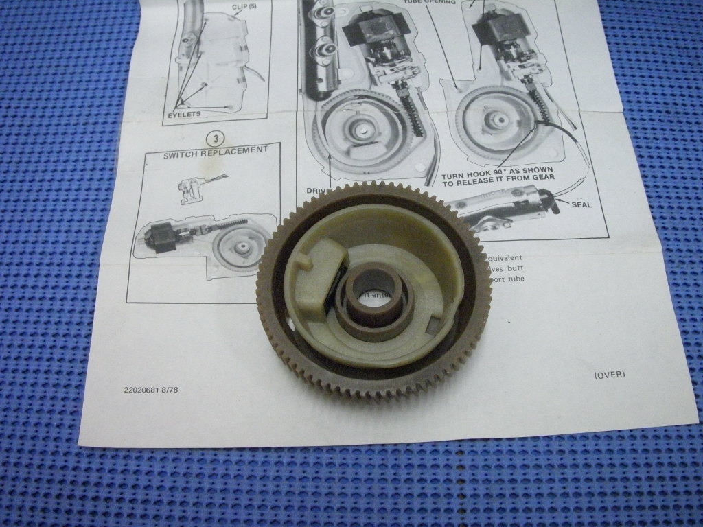 1979 - 1981 GM Power Antenna Cup Kit with Gear NOS # 22021442