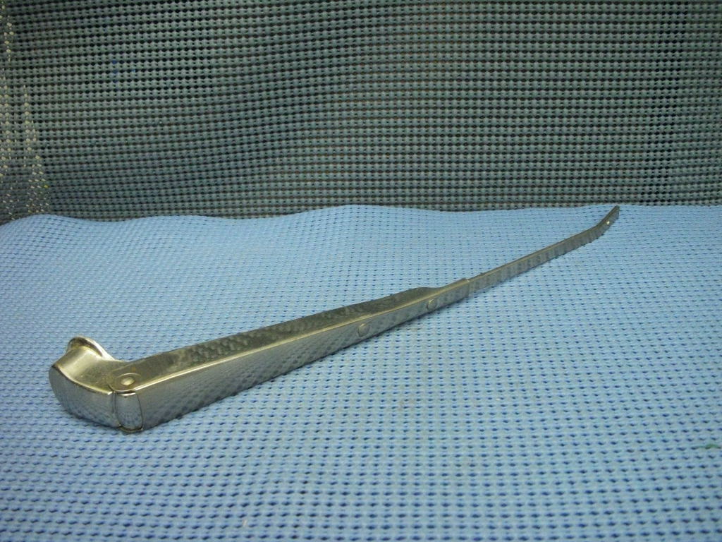 1963 Oldsmobile Right Hand Windshield Wiper Arm NOS # 381518